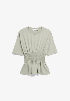 Hellgrünes Kurzarm-Oberteil mit geraffter Taille, ausgestelltem Saum und weichem Baumwollstoff. Es hat einen runden Ausschnitt und ein minimales Markenetikett.