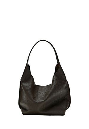 Schwarze, strukturierte Lederschultertasche mit einem einzelnen Riemen und einer lässigen, unstrukturierten Form vor weißem Hintergrund.