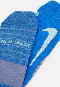 Nike Performance 2 PACK UNISEX - Calcetines tobilleros - photo blue ashen slate/vapor green/photo blue/vapor green