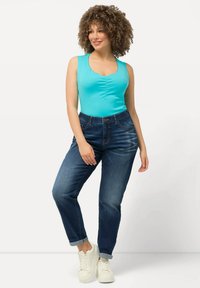 Ulla Popken BOYFRIEND - Vaqueros rectos - blue denim