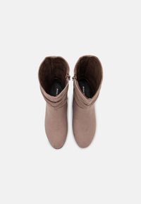 Anna Field Bottines compensées - taupe