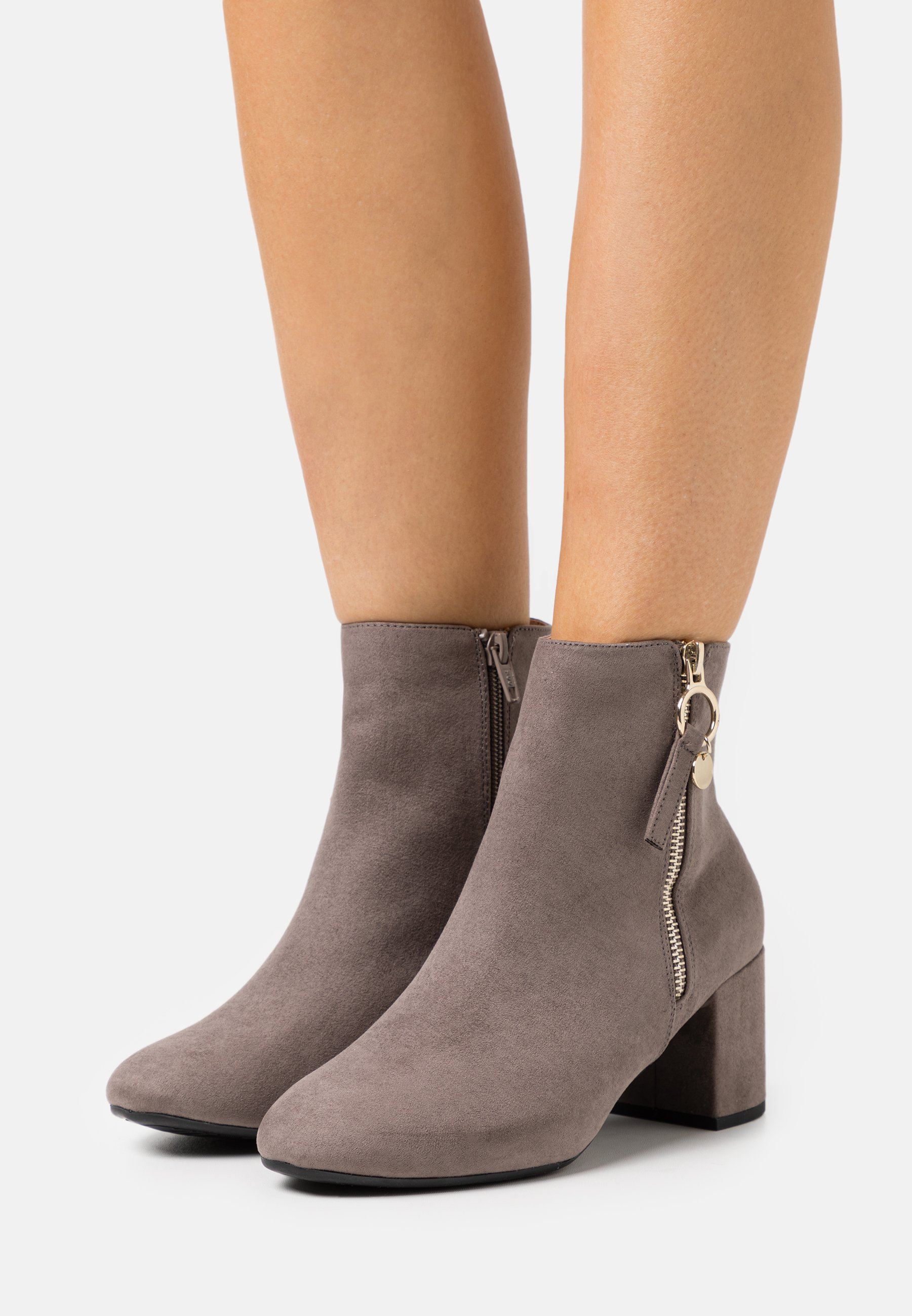 nine west catch boots
