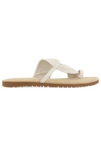 Sandalia de tela blanca con diseño entrecruzado, plantillas de gamuza suave y suela de goma texturizada. Ligera y de perfil plano.