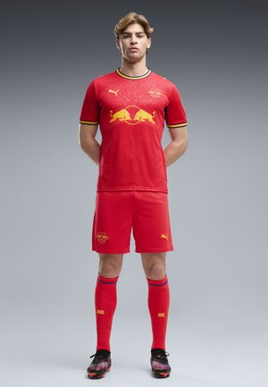Puma, PUMA RB LEIPZIG SHORT HOME 2026/2027 REPLICAS - SHORTS - NATIONAL - Klub merchandise - for all time red-elektro blue