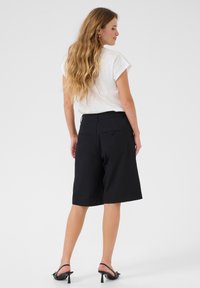 Culture CUDAINA ANIE  - Kratke hlače - black