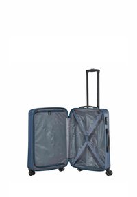 Hartschalenkoffer in dunkelblau. Verfügt über einen teleskopierbaren Griff, vier Rollen und ein graues Innenleben mit Querriemen zur Sicherung des Inhalts.