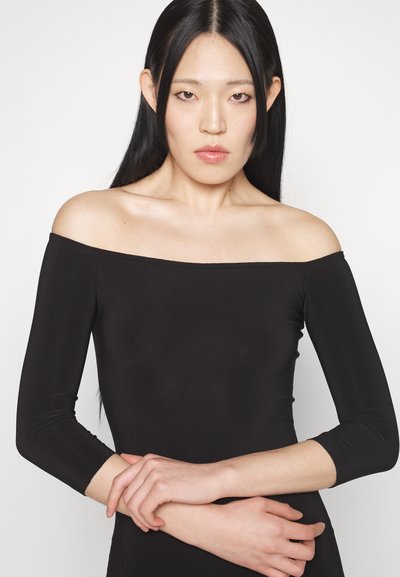 Norma Kamali OFF SHOULDER FISHTAIL DRESS TO MIDCALF - Sukienka koktajlowa