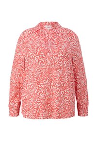 Czerwona i biała koszula z długim rękawem w wzory, z kołnierzykiem, z dekoltem w kształcie litery V i luźnym krojem. Lekki materiał o płynnej fakturze.