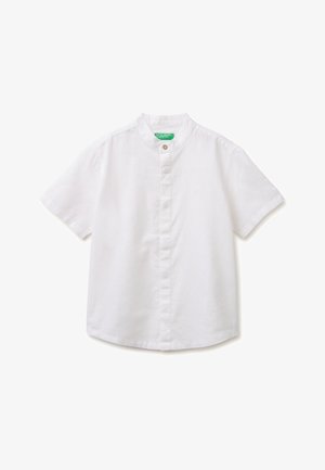 Camicia bianca a maniche corte con colletto alla coreana, un solo bottone in alto e patta frontale nascosta di United Colors of Benetton.