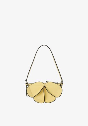 Sac à main jaune avec rabats en forme de pétales, bordure noire et une seule bandoulière.