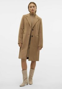 Vero Moda BOO - Abrigo clásico - tan