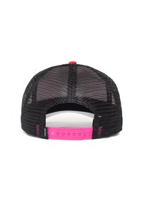 Gorra snapback negra de malla con una correa ajustable rosa y detalle de botón rojo. Presenta un visera curvada y un diseño trasero abierto.
