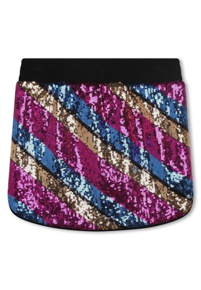 Decoratieve tas met diagonale strepen van roze, blauw, goud en zwarte pailletjes op een zwarte stoffen achtergrond. Glad oppervlak.