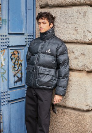 PATCH POCKET PUFFER JACKET - Winter jacket - black