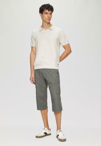 s.Oliver BERMUDA MIT TASCHEN - Shorts - grau