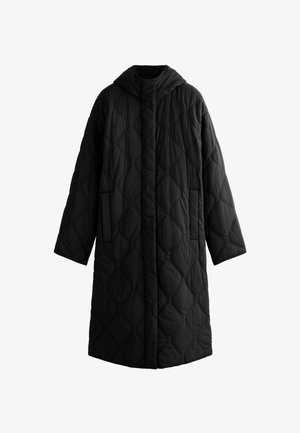 Zwarte gewatteerde coat met een capuchon, lange mouwen, zijzakken en een gestructureerd patroon van in elkaar grijpende diamanten. Gemaakt van lichtgewicht, gewatteerd materiaal.