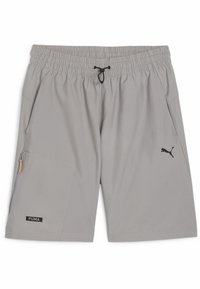 Pantalones cortos deportivos grises con cintura elástica y cordón. Presenta un bolsillo lateral y un logo de Puma negro en la parte inferior izquierda.