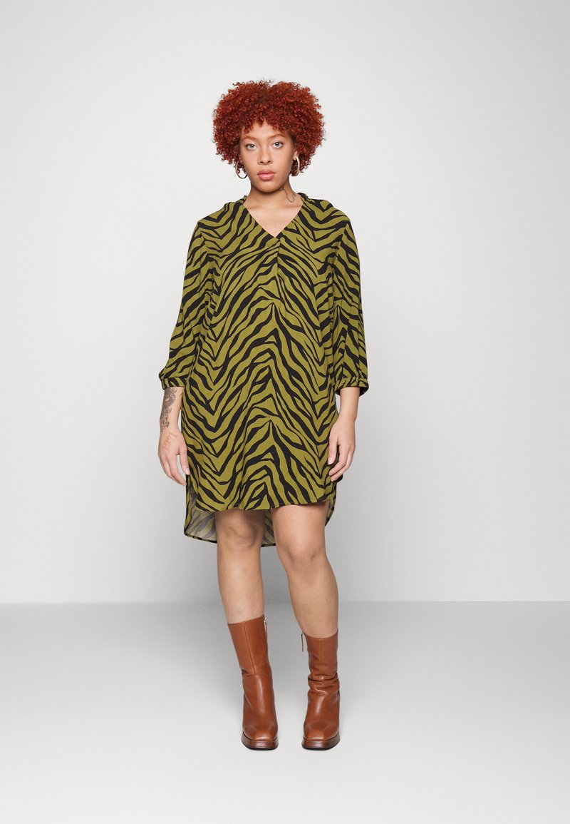 Only Carmakoma Danil 3/4 tunic humus/black main image 1