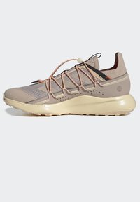 Adidas Terrex VOYAGER 21 TRAVEL - Túracipők - taupe/taupe/impact orange