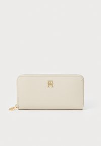 Unselected, classic beige