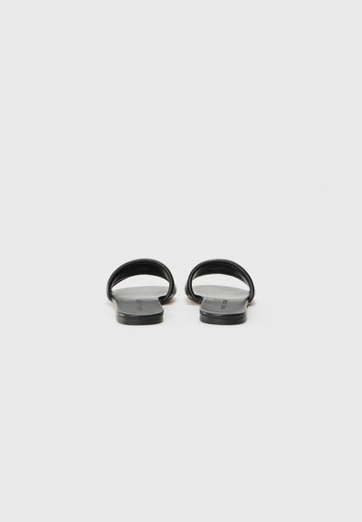 MARC JACOBS THE SNAPSHOT - Šľapky - black