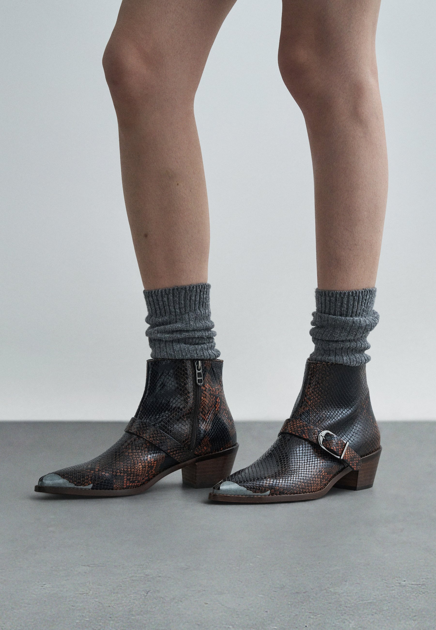 Zadig & Voltaire TYLOW WILD - Cowboy/biker ankle boot - flame