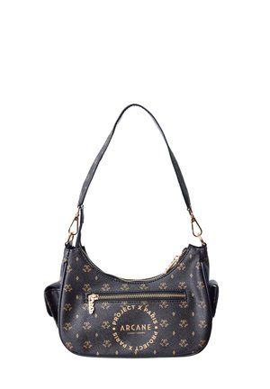 Bolso de hombro negro con patrón de monograma dorado, bolsillo delantero con cremallera y texto "Arcane Project Paris" en letras doradas.