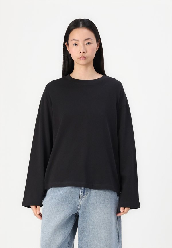 BASIC LONG SLEEVE TEE - Long sleeved top
