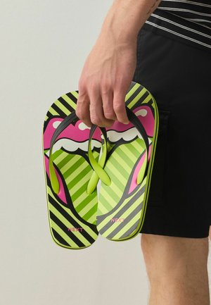 Next, REGULAR FIT - FLIP FLOPS . - Kummikingad - the rolling stones band