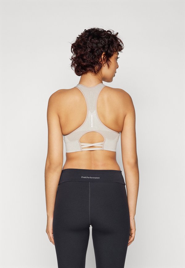 ELEVATE MOVE ON BRA  - Medium support sports bra3