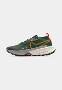 ZOOMX ZEGAMA 2 - Pantofi alergare trail - fir/desert ochre/clay green/college grey/sail/bright crimson