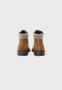 Hackett London EGMONT WARM - Botine cu șireturi - nut brown