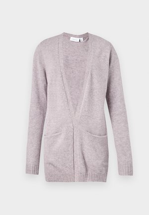 Lichtpaarse cardigan gemaakt van zachte tricotstof. Voorzien van een open voorkant, geribde manchetten en twee fron pockets. Eenvoudig ontwerp, zonder sluitingen.