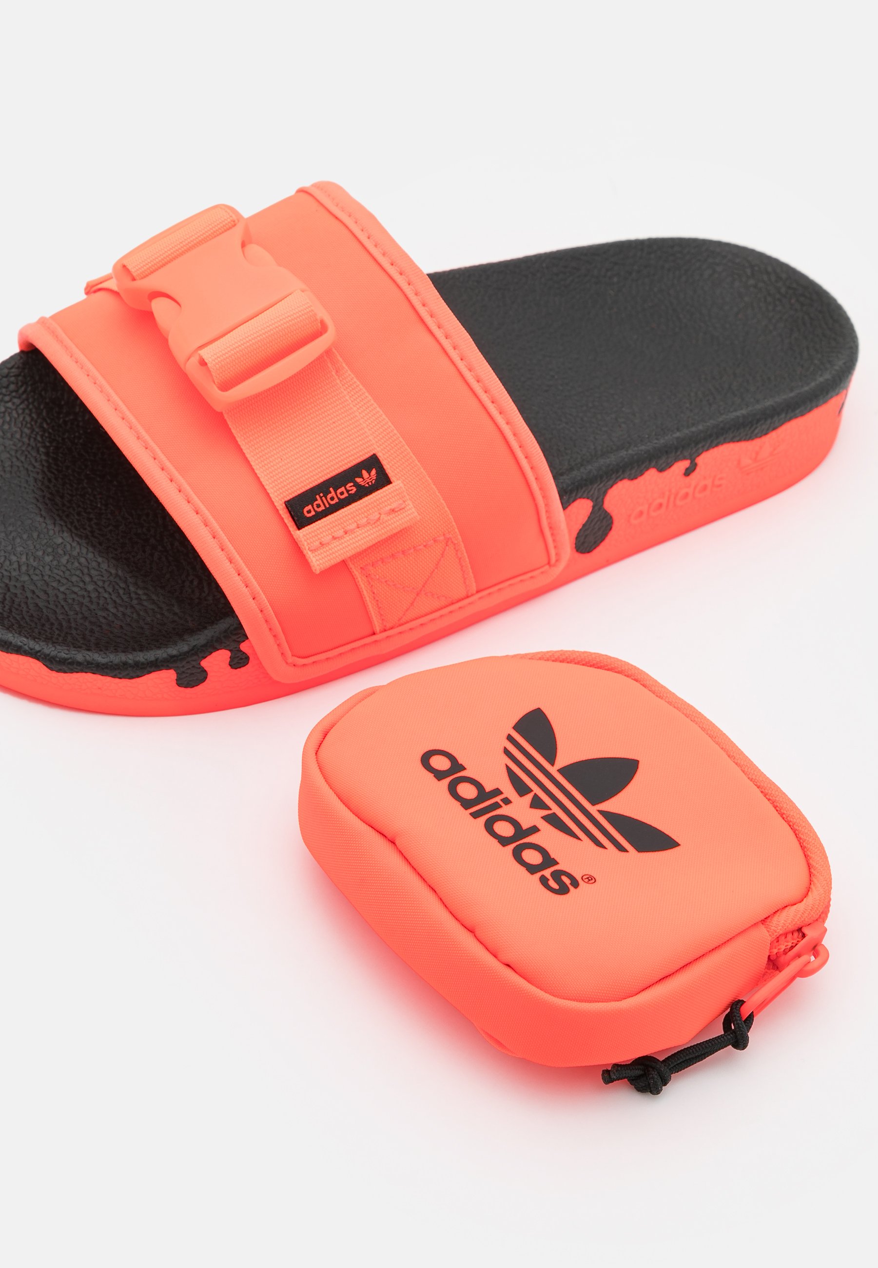adidas Originals POUCHYLETTE Sandalias planas solar red adidas Originals POUCHYLETTE Sandalias planas solar red