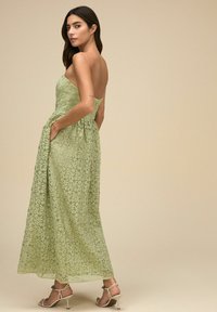 Next TALL - OCCASION BANDEAU  - Oblečenie na špeciálnu príležitosť - sage green