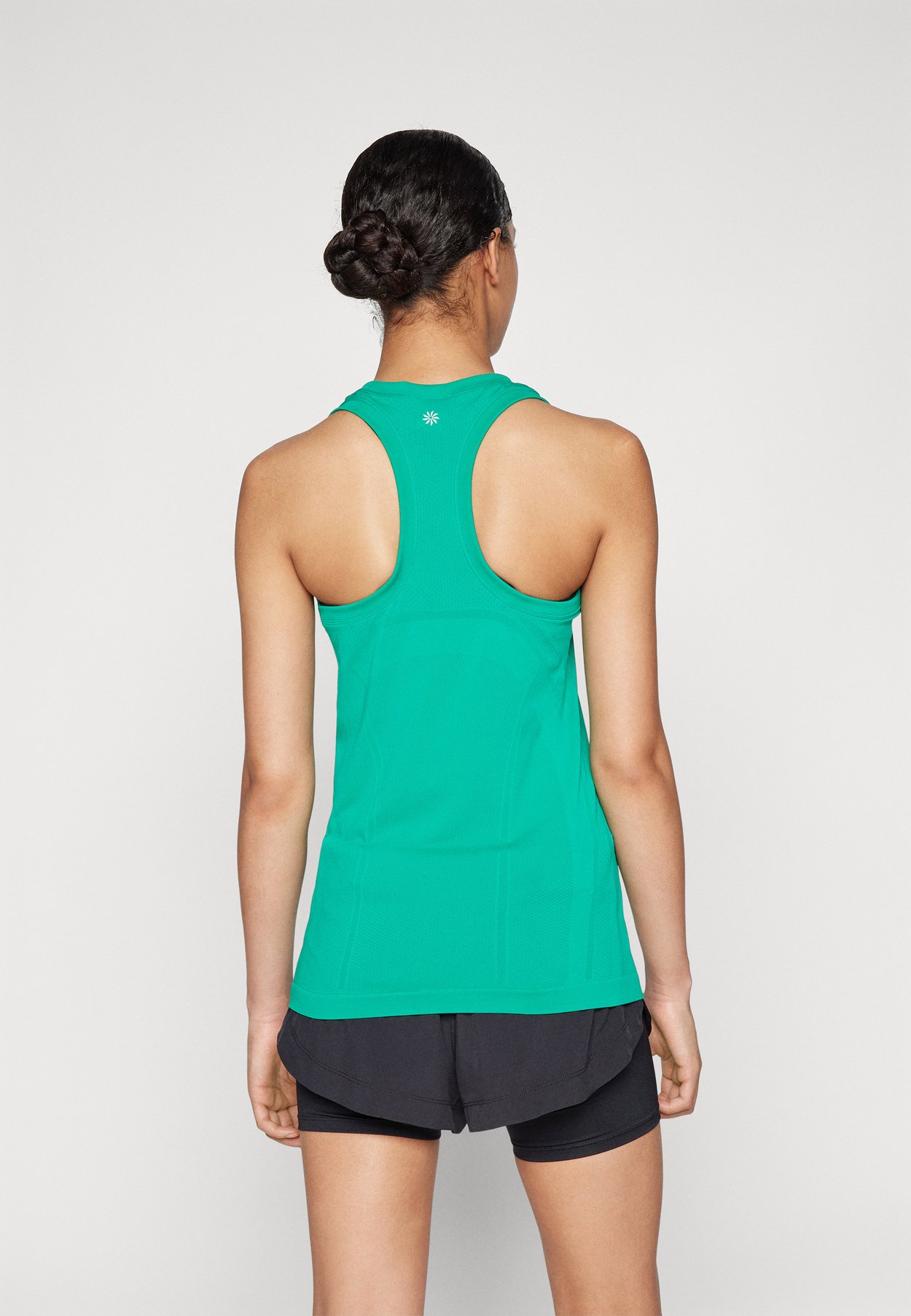 MOMENTUM SEAMLESS TANK