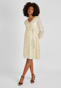 JoJo Maman Bébé SEQUIN MINI MATERNITY - Kokteilinė suknelė / vakarėlių suknelė - champagne