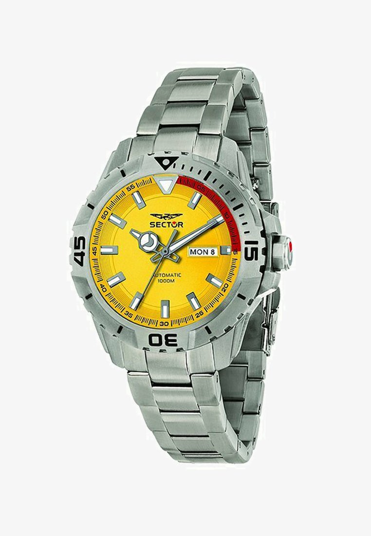 Silberner Metallarmbanduhr mit gelbem Ziffernblatt, roten Akzenten und einem Armband aus Edelstahl. Verfügt über eine Datumsanzeige und eine Wasserbeständigkeit von 1000 m.
