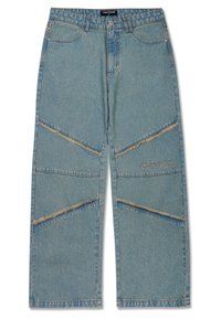 Lichtblauwe denim jeans met een losse pasvorm, voorzien van diagonale naadaccenten, rafelige randen en een geborduurd logo aan de voorkant.