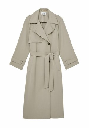 Cappotto beige con un ampio colletto, design doppiopetto e cintura annodata in vita. Presenta tasche a patta e maniche arrotolate. Texture liscia.