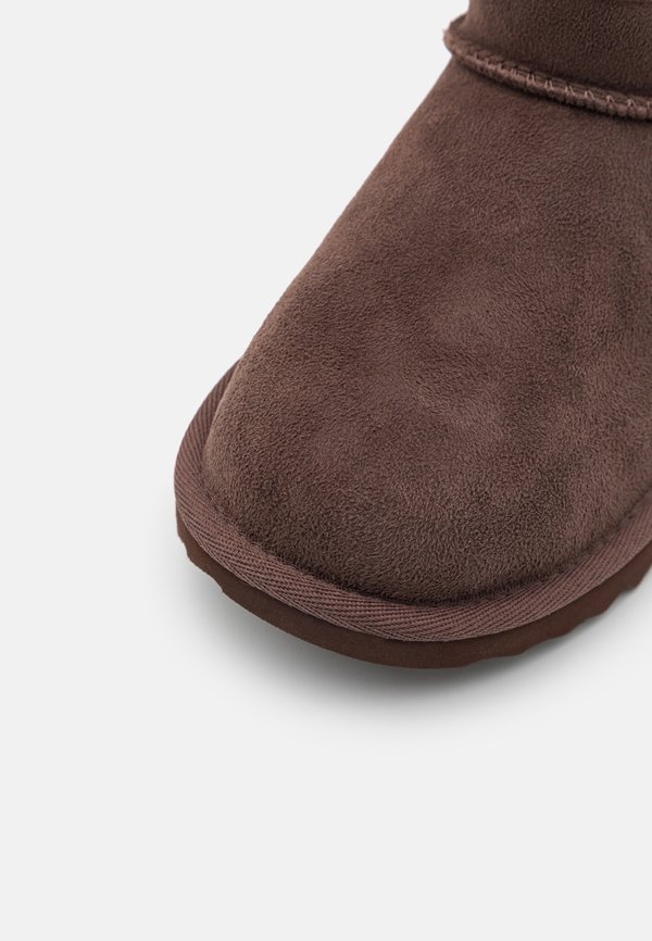 CLASSIC ULTRA MINI UNISEX – Stiefelette – burnt cedar