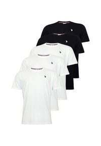 Cinq t-shirts unis à col rond en noir et blanc, chacun avec un petit logo de cheval brodé sur le côté gauche de la poitrine.
