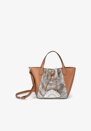 Borsa media in pelle marrone con tracolla regolabile e pannello frontale in tessuto con motivo circolare intricato in bianco e nero e chiusura con coulisse.