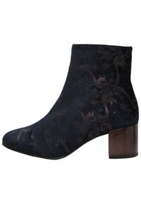 Botín en tejido azul marino oscuro con un estampado floral, que cuenta con un tacón metálico grueso y un diseño de punta afilada.