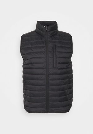 Zwarte, doorgestikte, mouwloze bodywarmer met opstaande kraag, ritssluiting aan de voorkant en een verticale, met rits afsluitbare borstzak op een effen achtergrond.