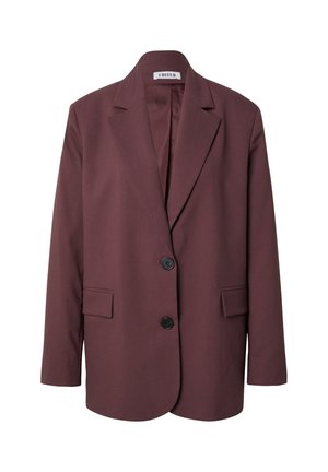 Bordeaux blazer met een geknipte kraag, twee voorzakken en twee zwarte knopen. Gemaakt van een gladde stof met een gestructureerd ontwerp.