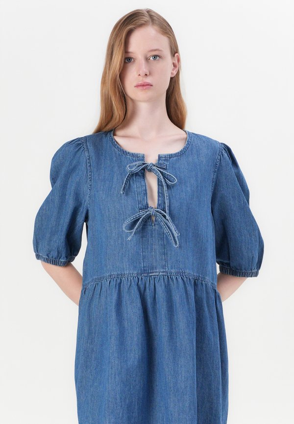 ONLCLARA PUFF BOW DRESS - Denim dress4