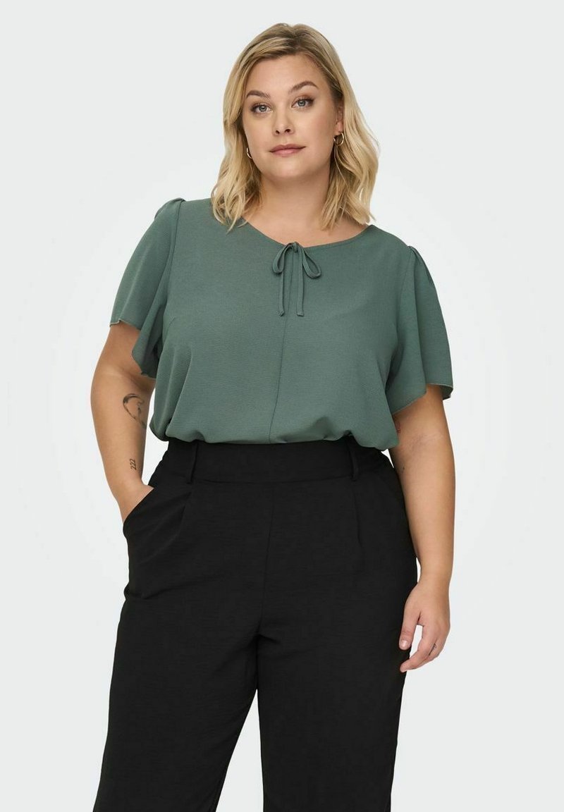 Only Carmakoma Lonny basic t-shirt sort main image 1