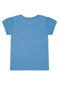 Camiseta de manga corta azul con escote redondo y detalle de mangas fruncidas. Fabricada en una tela suave con una textura lisa. Sin patrones.