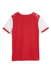 Czerwono-biała sportowa koszulka z krótkim rękawem, z jednokolorowym czerwonym plecami i białymi logo Pumy na czerwonych panelach na ramionach.